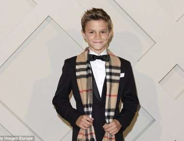 Η οικογενειακή φωτογραφία του Romeo Beckham με τα αδέρφια του και τον πατέρα του (φωτό)